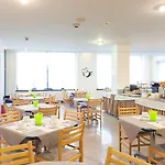 Hotel Junior