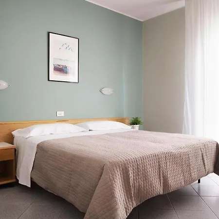 Hotel Junior By Oasigroup 3*