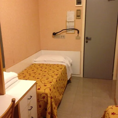 Junior By Oasigroup Hotel 3*