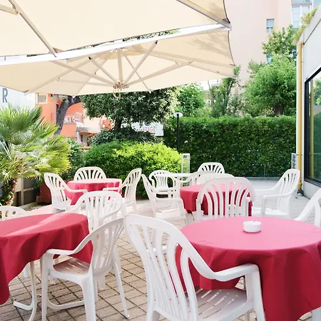 Junior By Oasigroup Hotel 3*