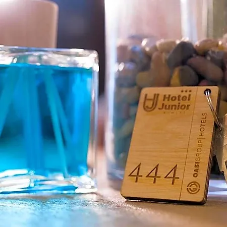 Hotel Junior By Oasigroup 3*