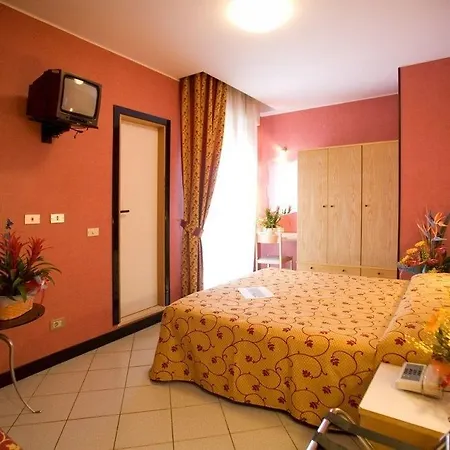 Hotel Junior 3*
