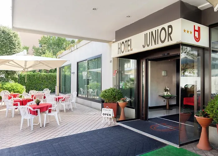 Junior Hotel