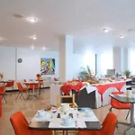 Junior Ξενοδοχείο 3*