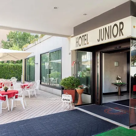 Junior Hotel