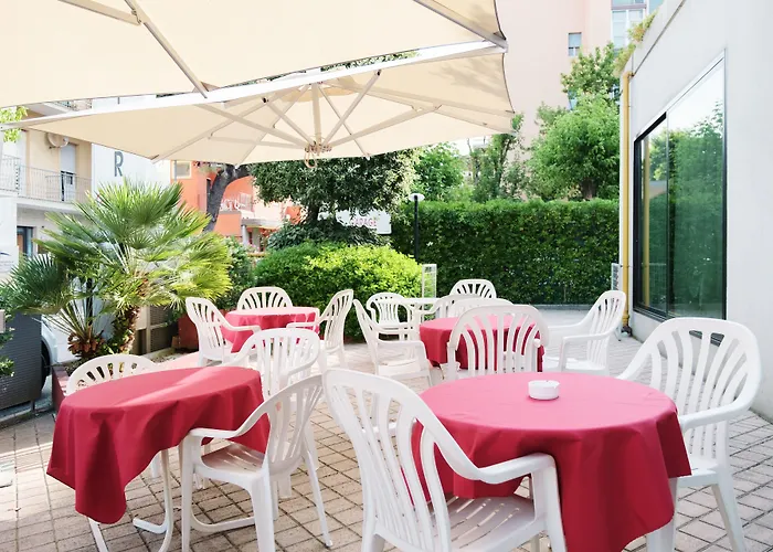 Junior Otel 3*