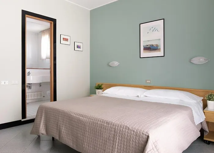 Junior Otel